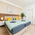 Cozy Wellness - Perfect For 5 Guests - Netflix Kolonia